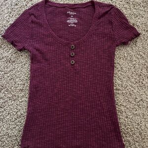 women’s maroon shirt